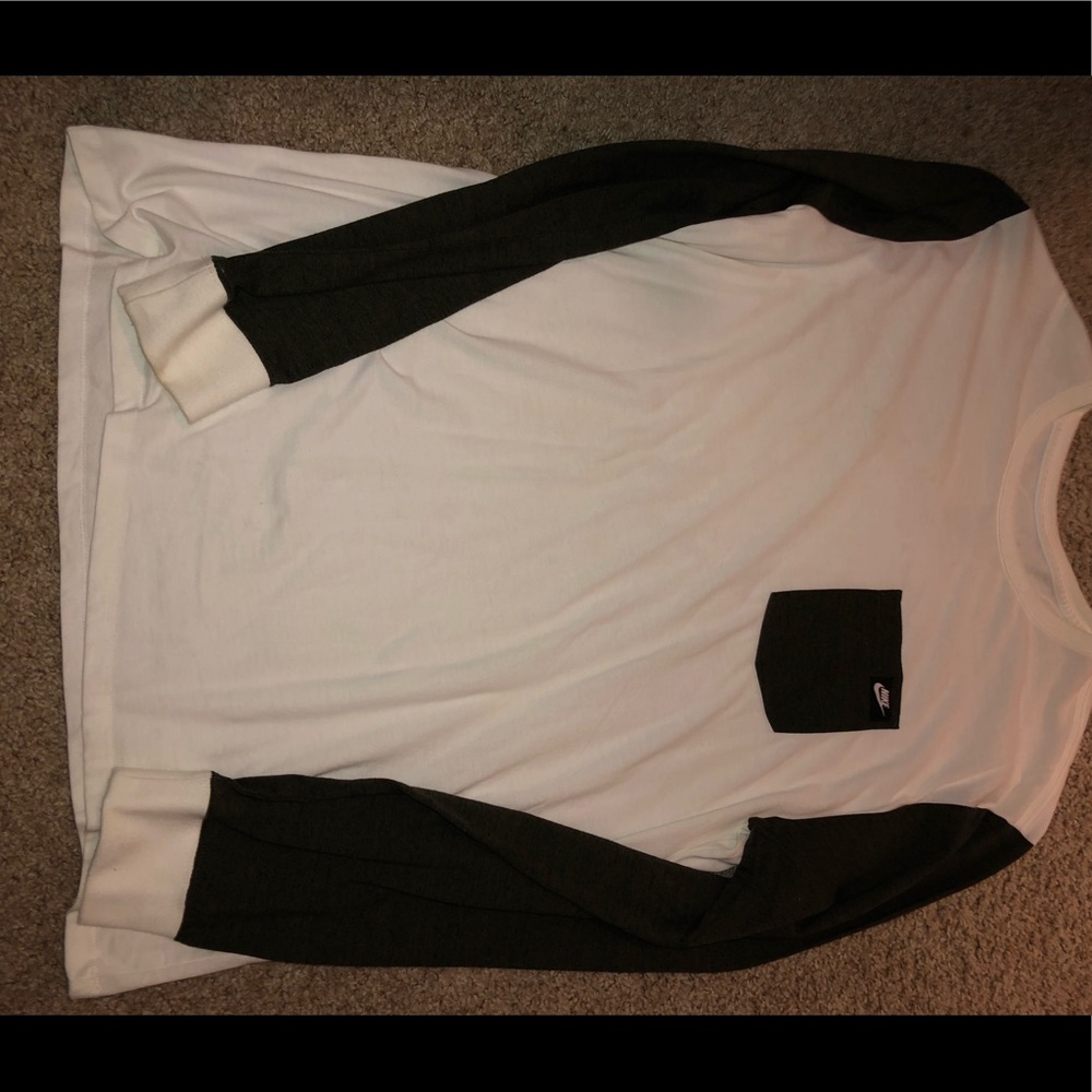 Long sleeve nike shirt with pocket